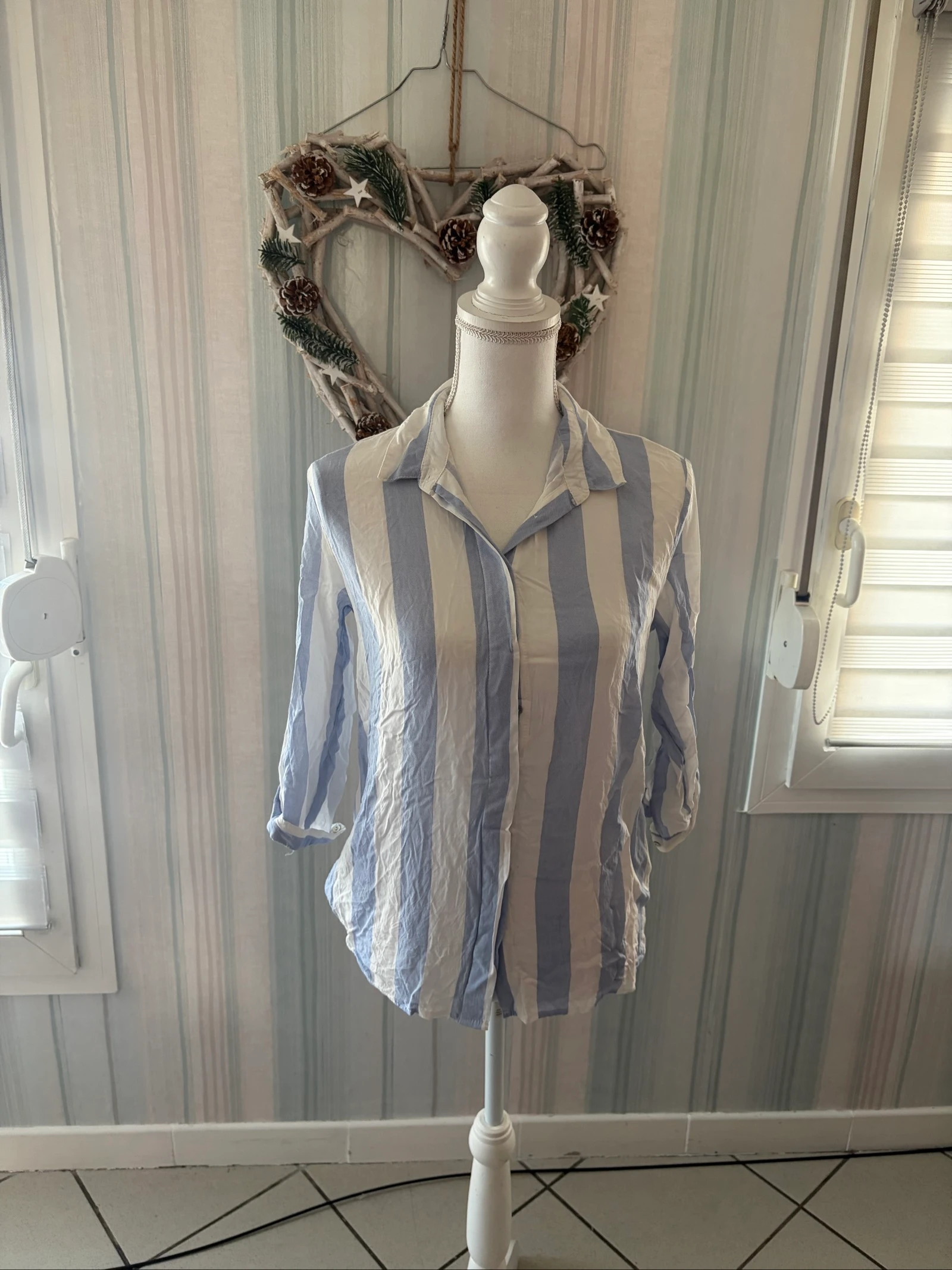 Chemise fluide à rayures bleu ciel et blanc Stradivarius M/38